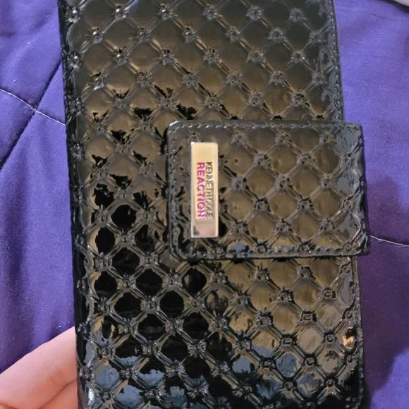 NWOT Kenneth Cole Reaction Wallet - Picture 3 of 7